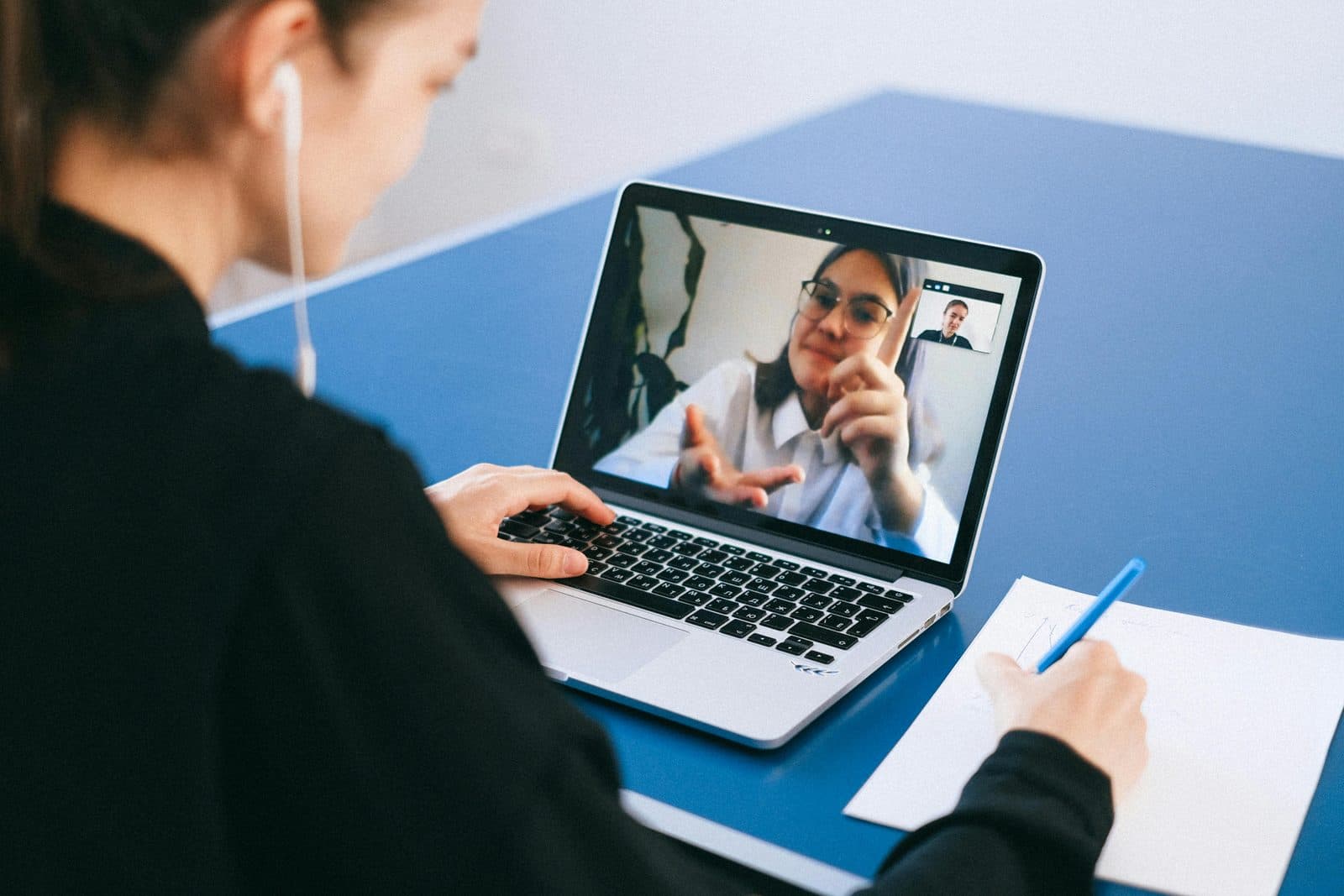 Taking notes during a live virtual training session